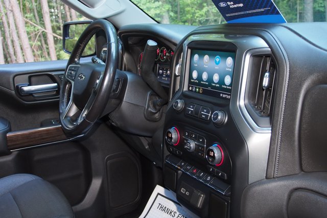 Used 2021 Chevrolet Silverado 1500 RST AWD/4WD image 11