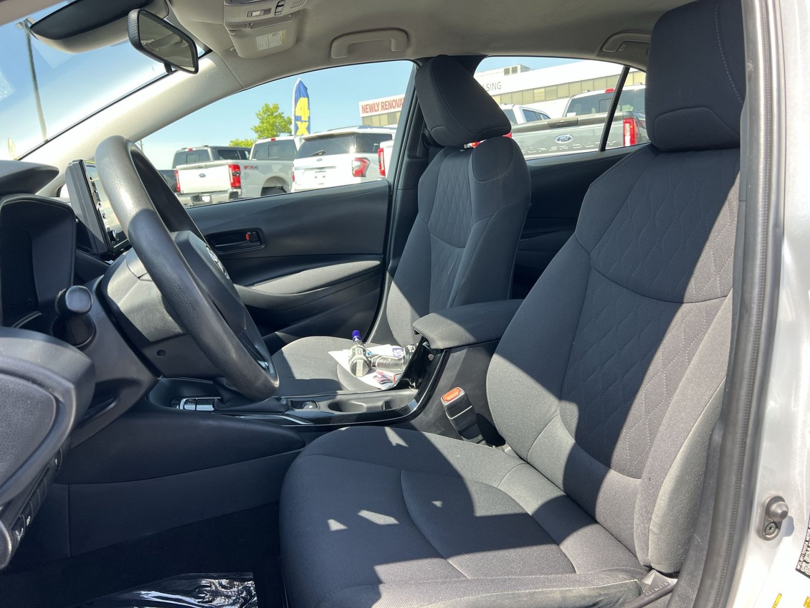 Used 2022 Toyota Corolla LE FWD image 13