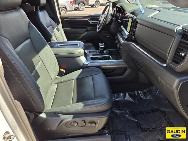 Used 2022 Chevrolet Silverado 1500 LTZ w/ Technology Package AWD/4WD image 16