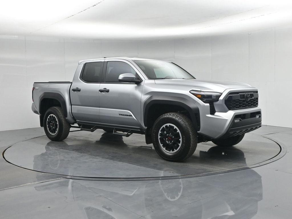 Used 2025 Toyota Tacoma TRD Off-Road image 3