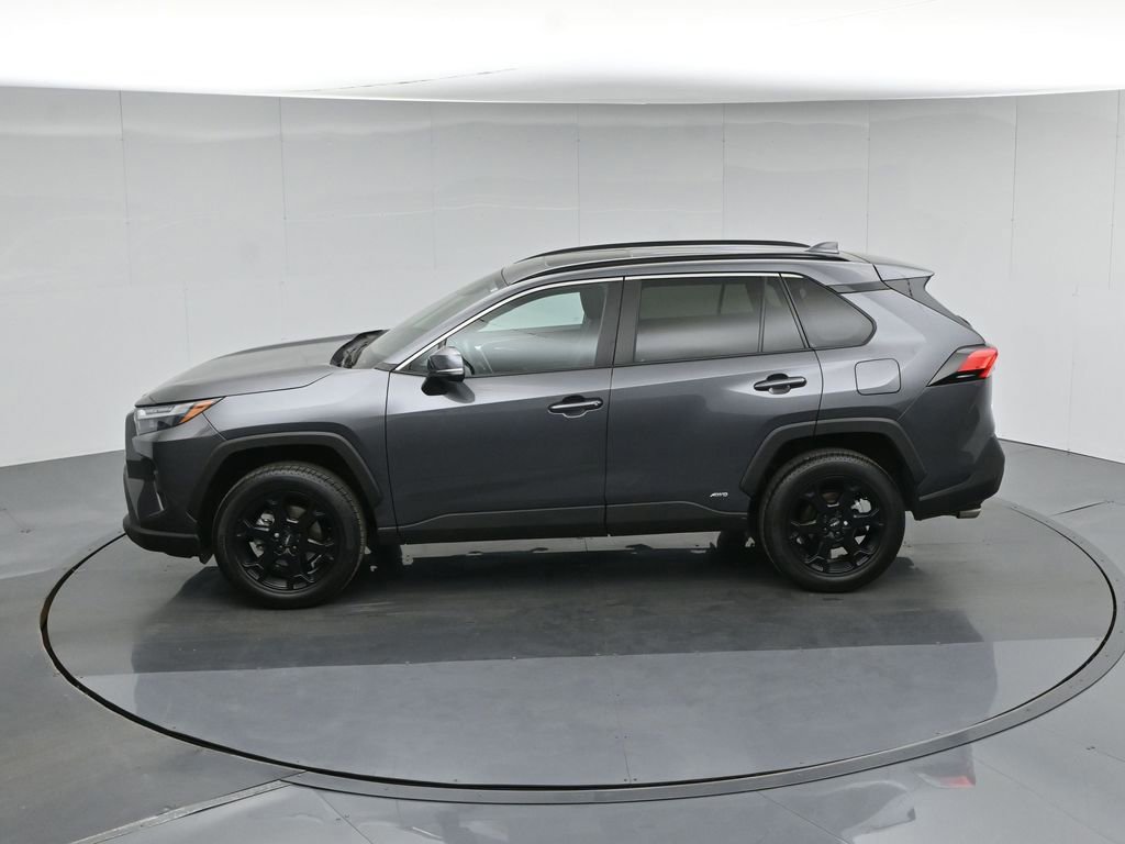 Used 2022 Toyota RAV4 XLE Premium image 22