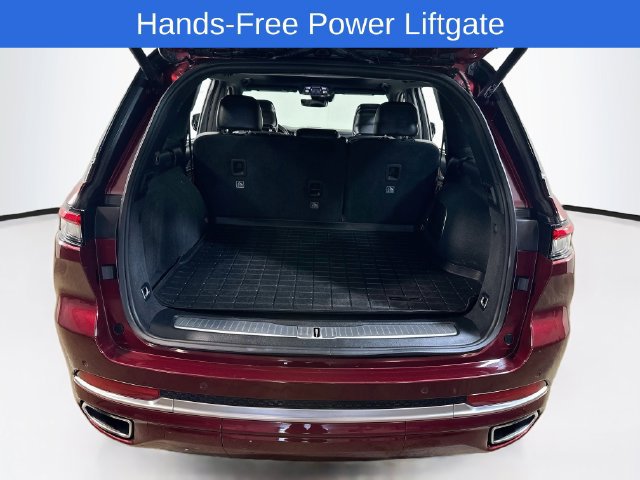 Used 2023 Jeep Grand Cherokee Summit w/ Luxury Tech Group V AWD/4WD image 27