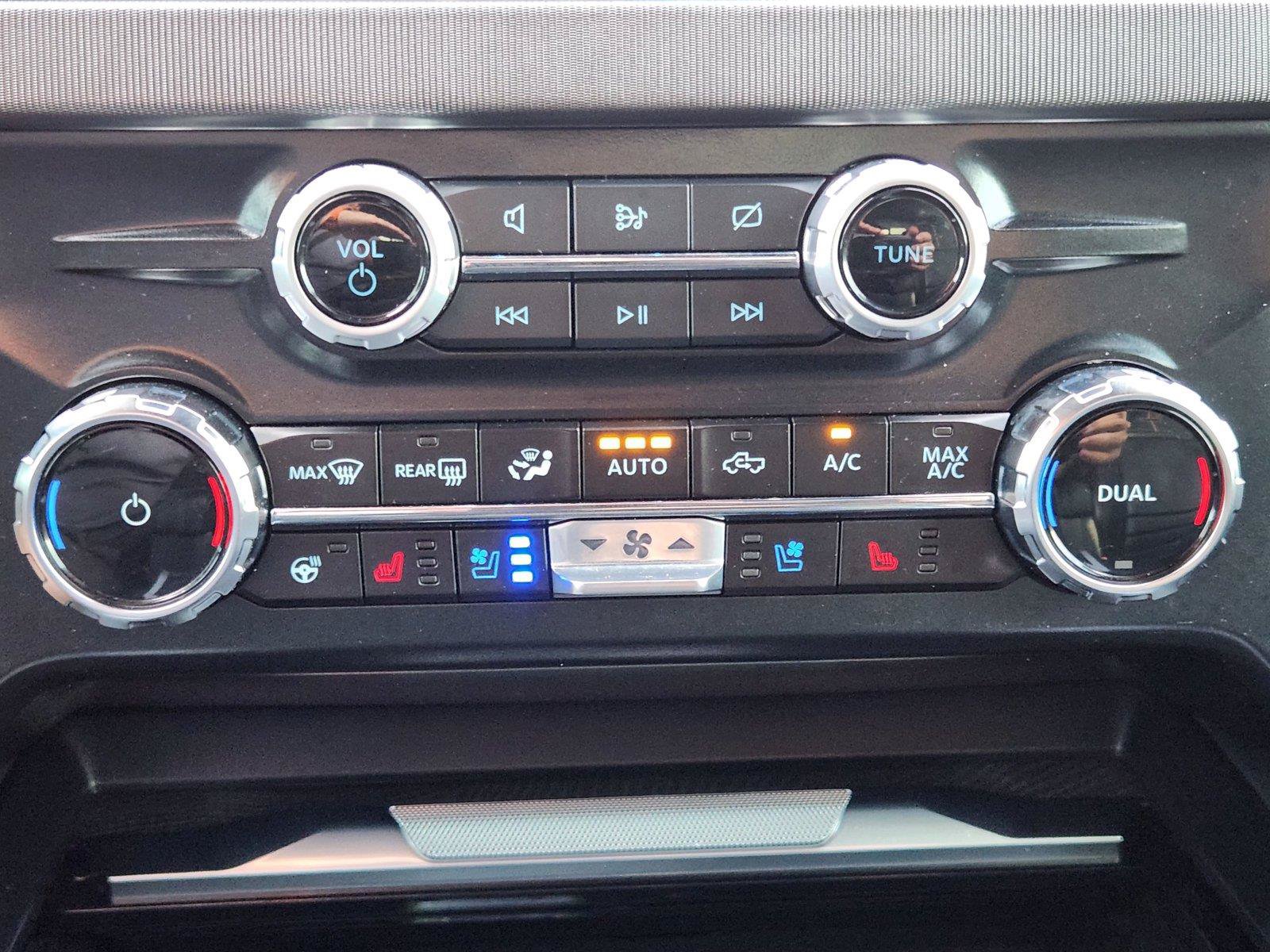 Certified 2024 Ford F450 Platinum w/ FX4 Off-Road Package AWD/4WD image 15