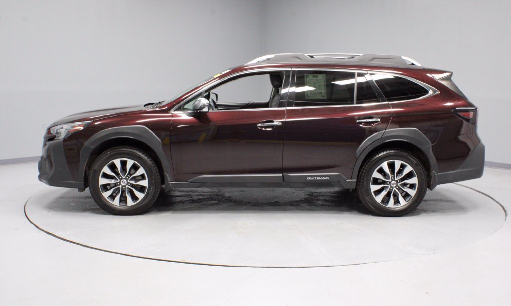 Used 2023 Subaru Outback Touring AWD/4WD image 10