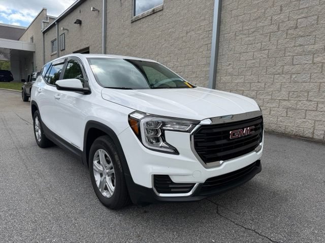 Used 2024 GMC Terrain SLE FWD image 7