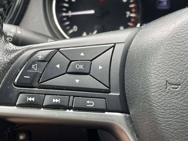 Used 2020 Nissan Rogue SV FWD image 17