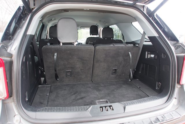 Certified 2022 Ford Explorer XLT w/ Equipment Group 202A image 16