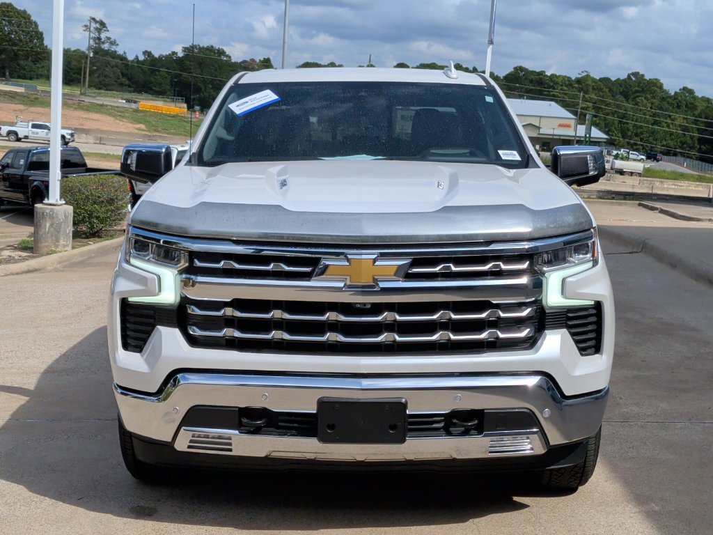 Used 2023 Chevrolet Silverado 1500 LTZ w/ Technology Package AWD/4WD image 8