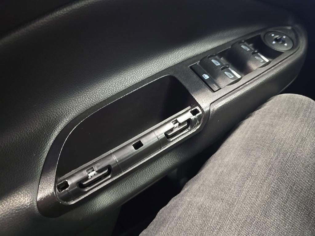 Certified 2017 Ford Escape SE w/ Equipment Group 201A image 11