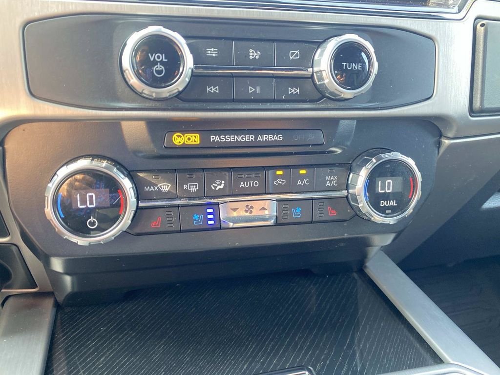 Certified 2022 Ford F350 Platinum w/ FX4 Off-Road Package AWD/4WD image 26