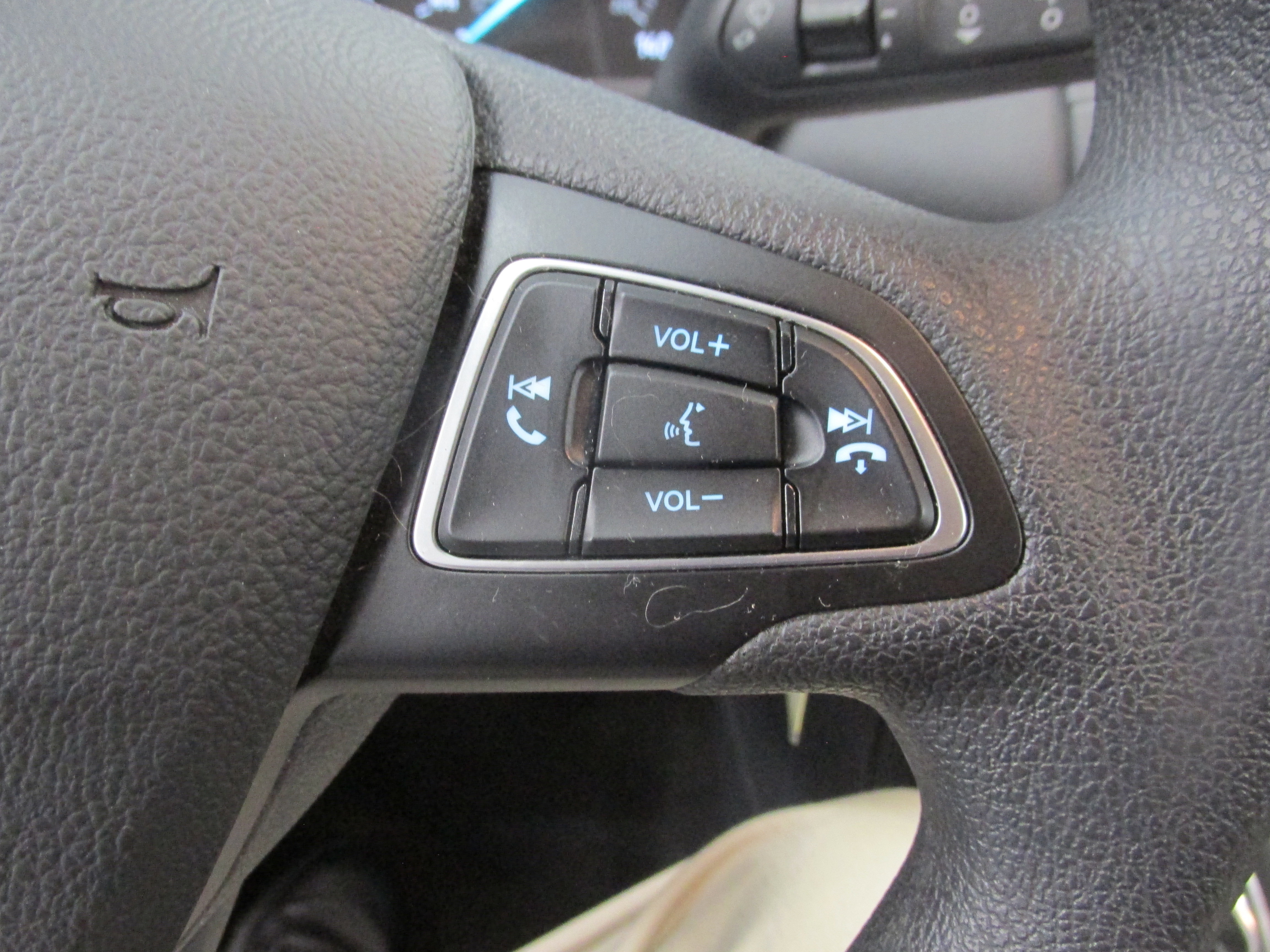 Certified 2020 Ford EcoSport S image 31