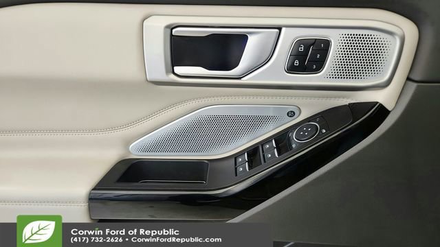 Certified 2024 Ford Explorer Platinum w/ Technology Package image 25