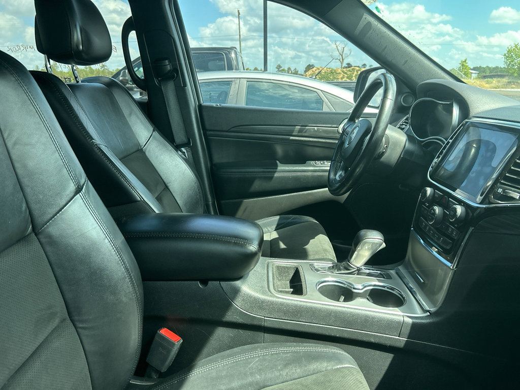 Used 2021 Jeep Grand Cherokee Laredo X image 3