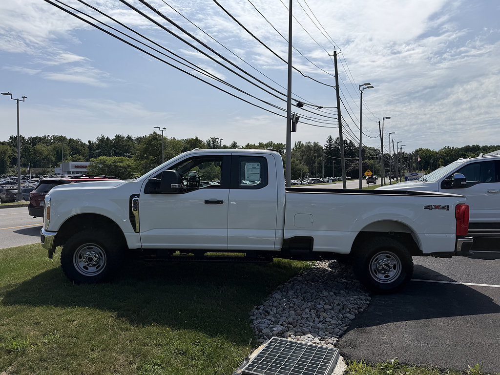 Certified 2025 Ford F250 XL w/ XL Off-Road Package AWD/4WD image 6