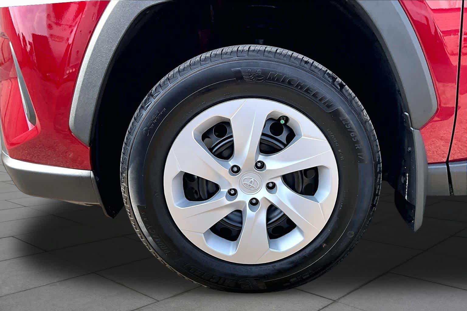 Used 2025 Toyota RAV4 LE FWD image 11