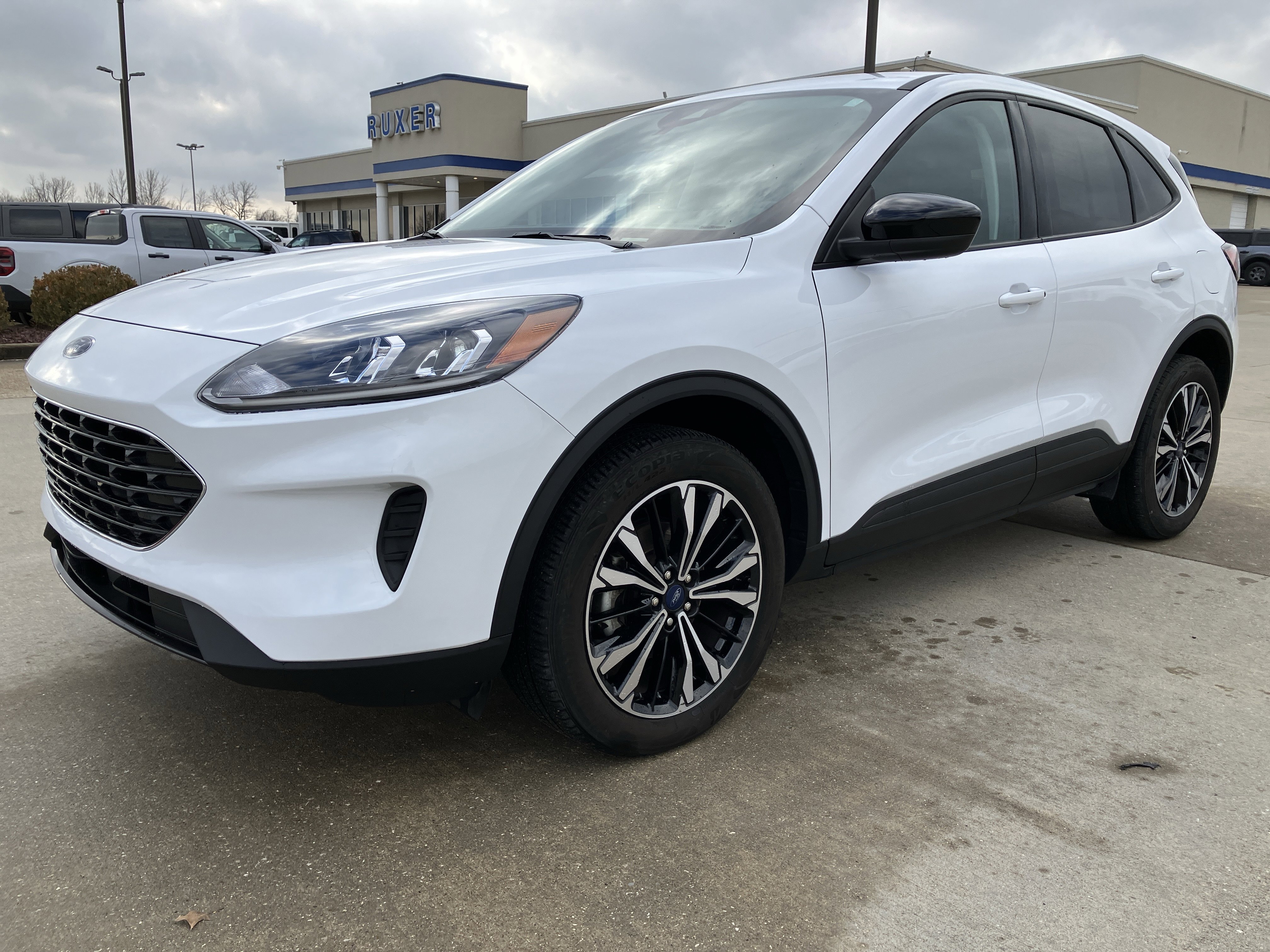 Certified 2022 Ford Escape SE w/ SE Sport Appearance Package image 1