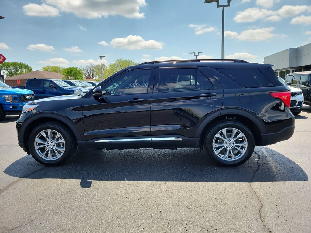 Certified 2023 Ford Explorer XLT w/ Equipment Group 202A AWD/4WD image 7