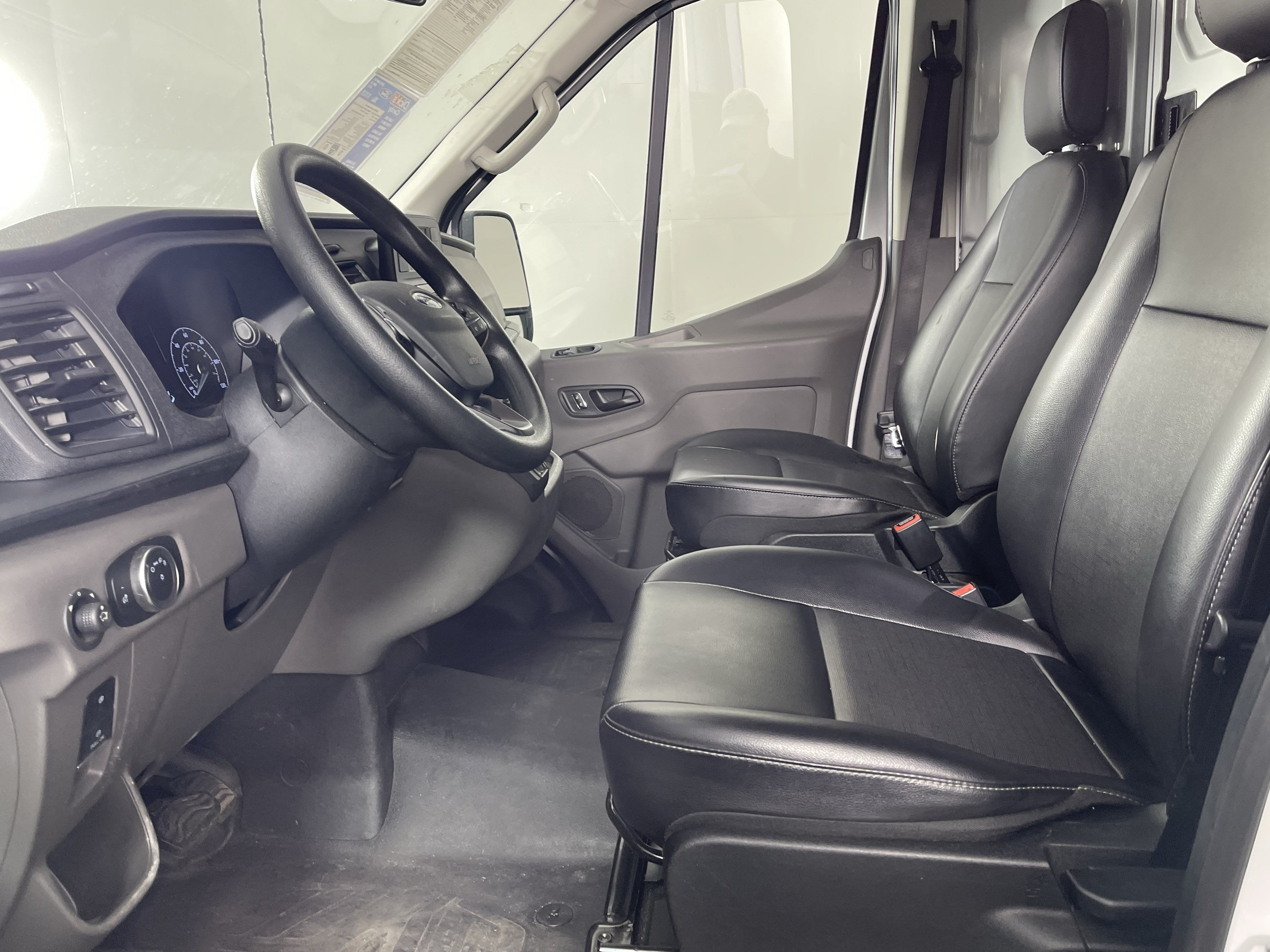 Certified 2025 Ford Transit 250 148 High Roof RWD image 11