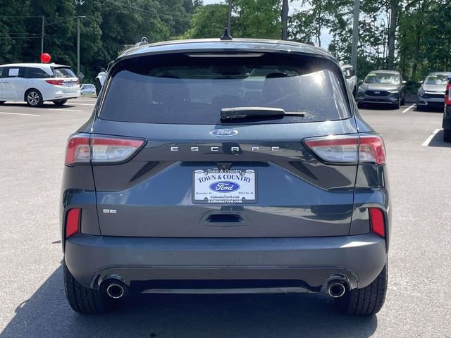 Certified 2022 Ford Escape SE w/ SE Sport Appearance Package FWD image 4