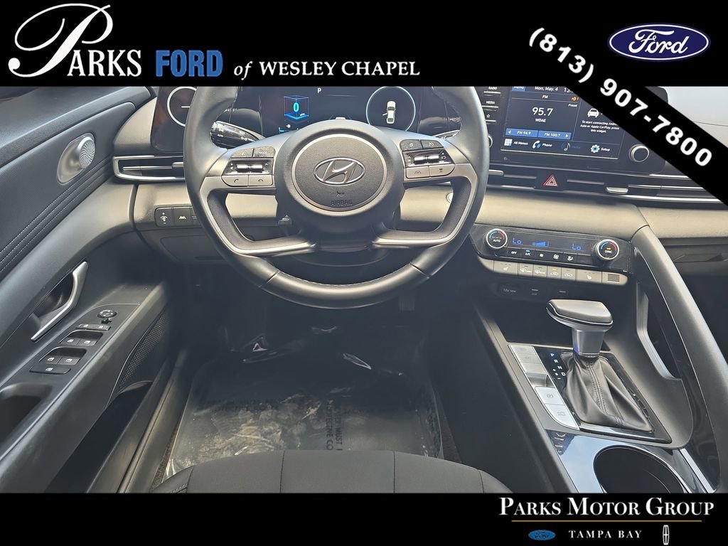 Used 2021 Hyundai Elantra SEL w/ Convenience Package FWD image 11