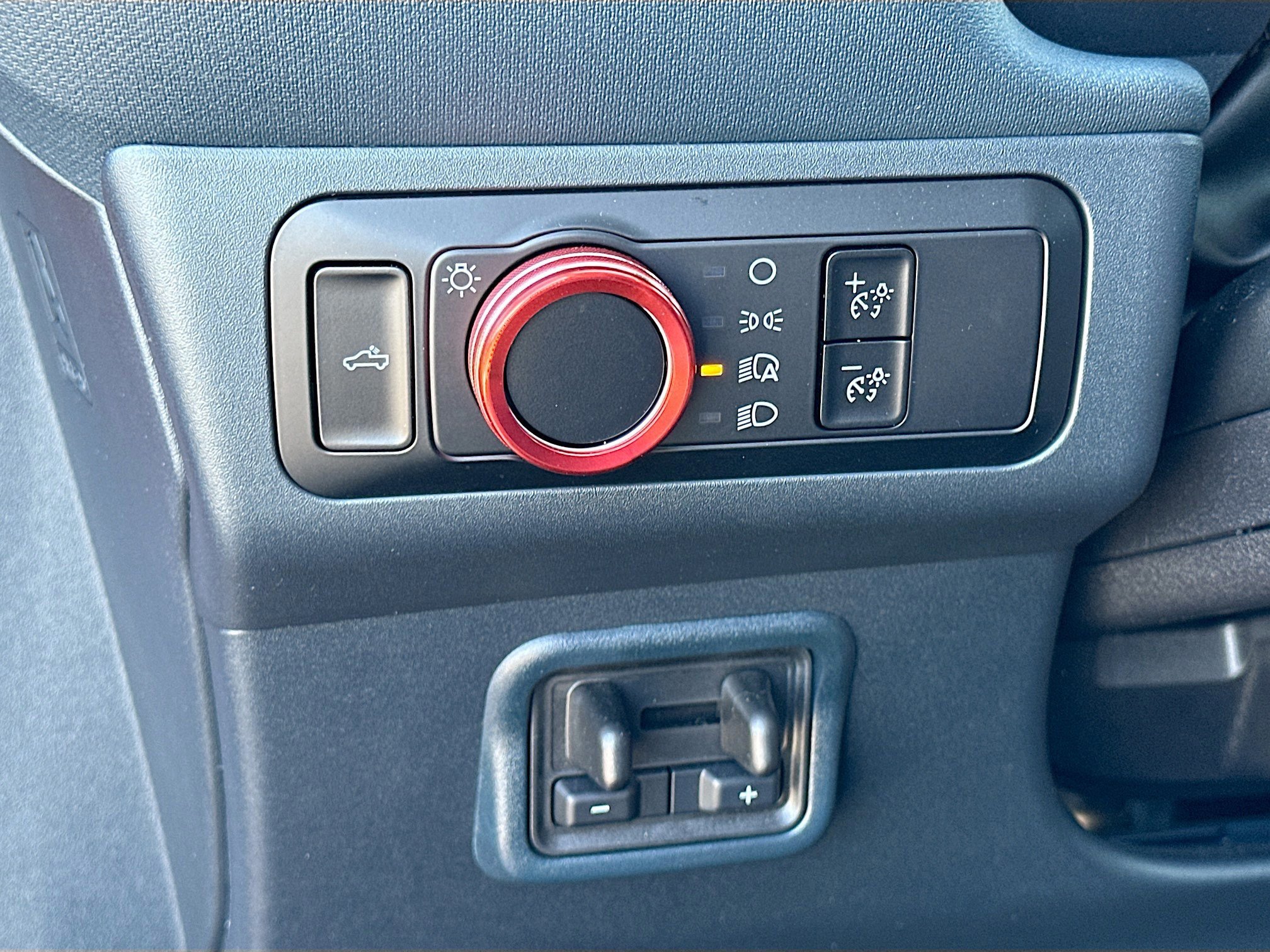 Certified 2024 Ford Maverick XLT w/ XLT Luxury Package image 10