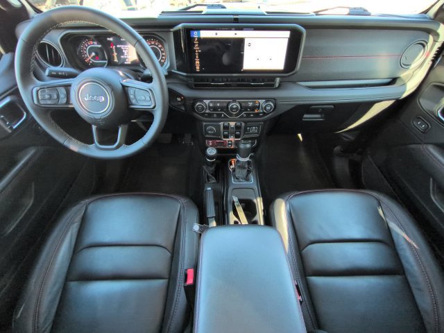 Used 2025 Jeep Gladiator Rubicon AWD/4WD image 18