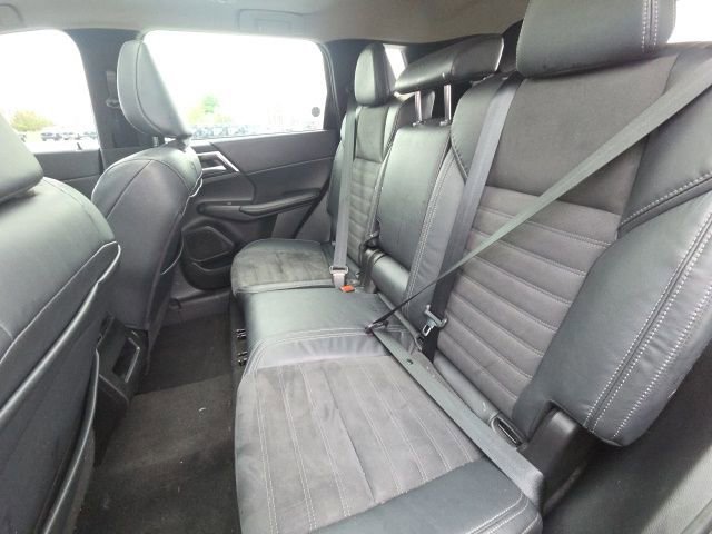 Used 2022 Mitsubishi Outlander SE AWD/4WD image 19