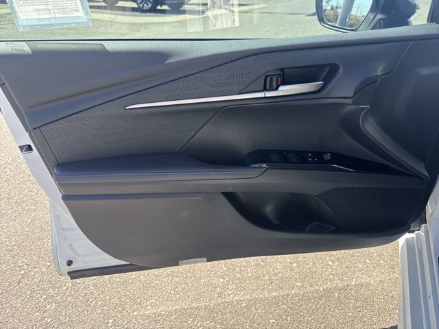 Used 2025 Toyota Camry XSE FWD image 11