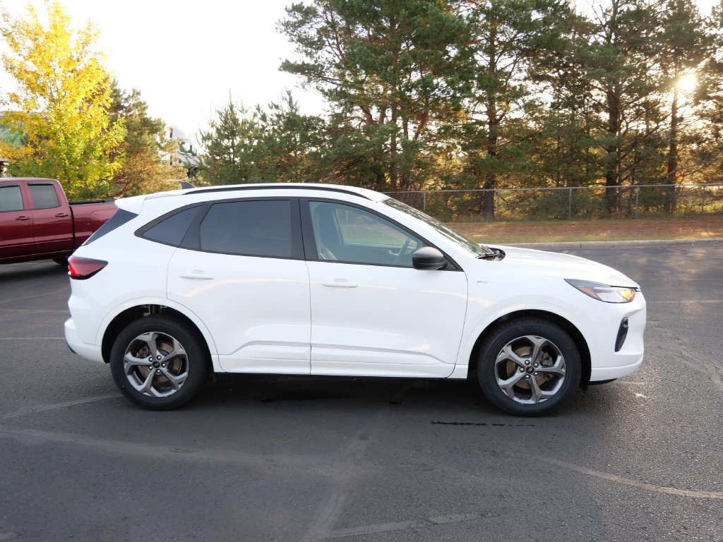 Certified 2023 Ford Escape ST-Line w/ Tech Pack #1 AWD/4WD image 5