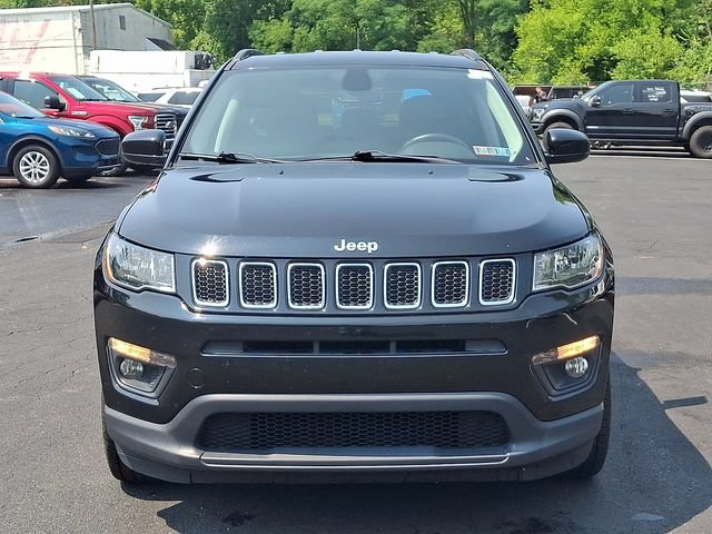 Used 2019 Jeep Compass Latitude w/ Popular Equipment Group AWD/4WD image 3