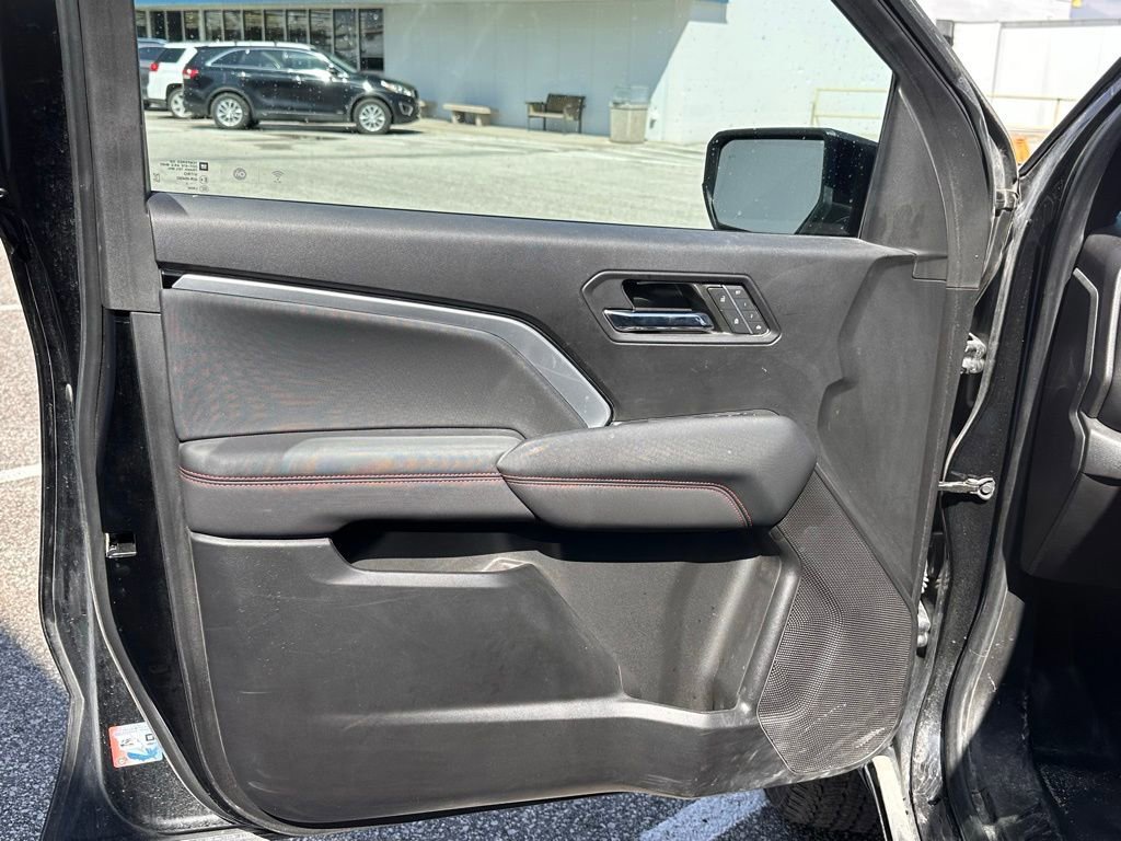 Used 2023 Chevrolet Colorado Z71 w/ Z71 Convenience Package 2 image 12