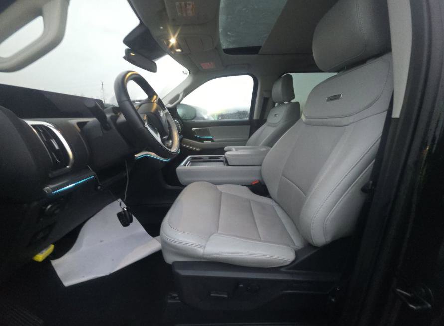 Certified 2025 Ford Expedition Max Platinum image 7