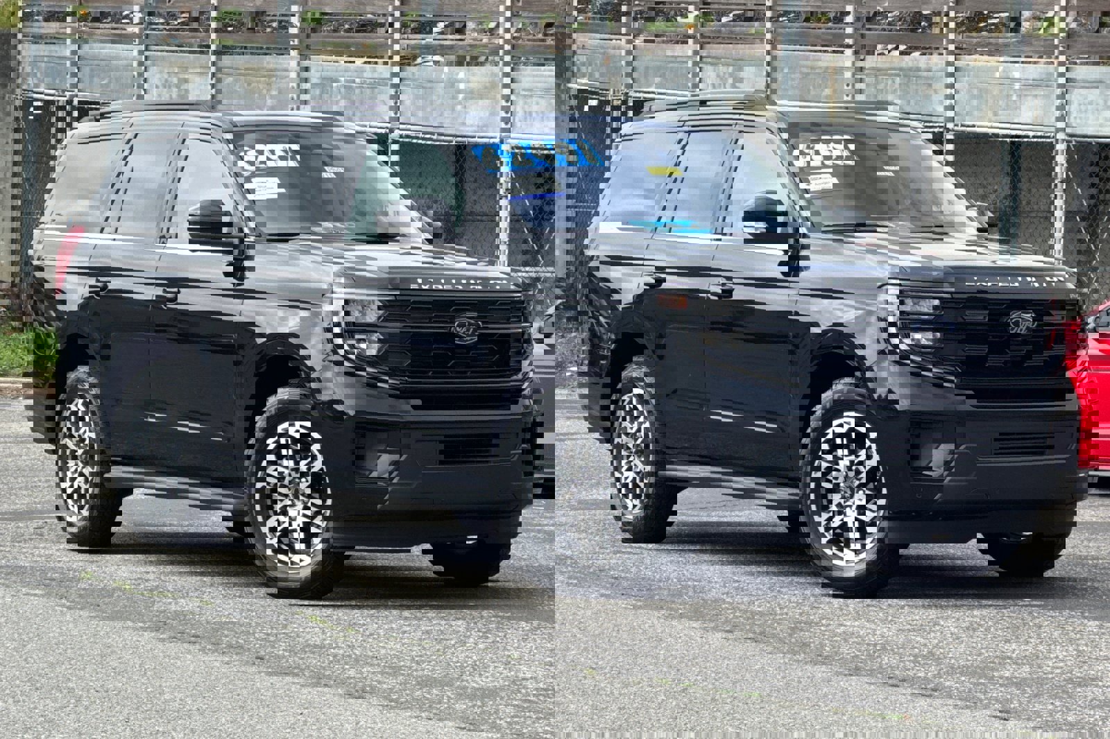 Certified 2025 Ford Expedition Active image 2