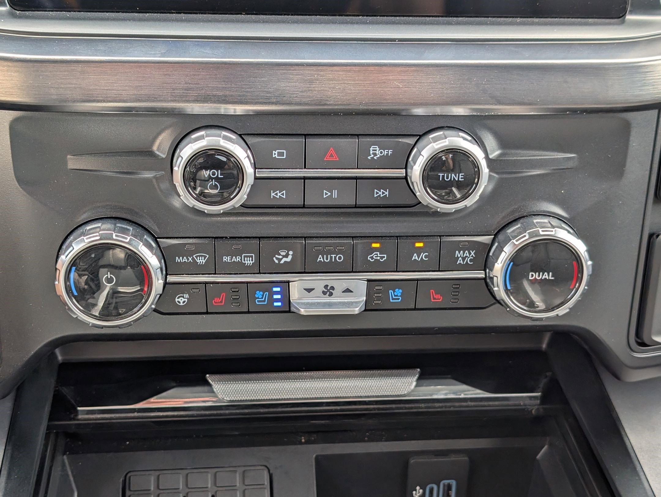 Certified 2025 Ford F350 Lariat AWD/4WD image 30