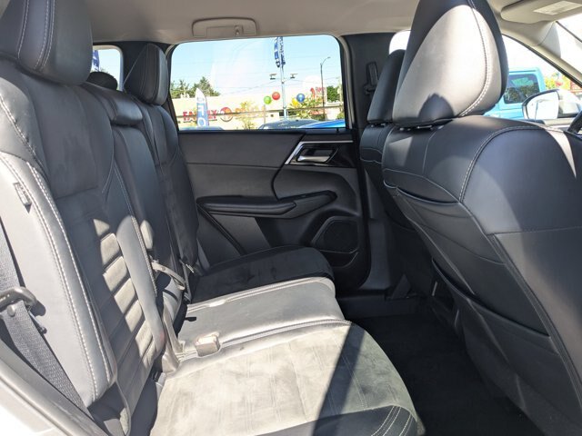 Used 2024 Mitsubishi Outlander SE FWD image 29