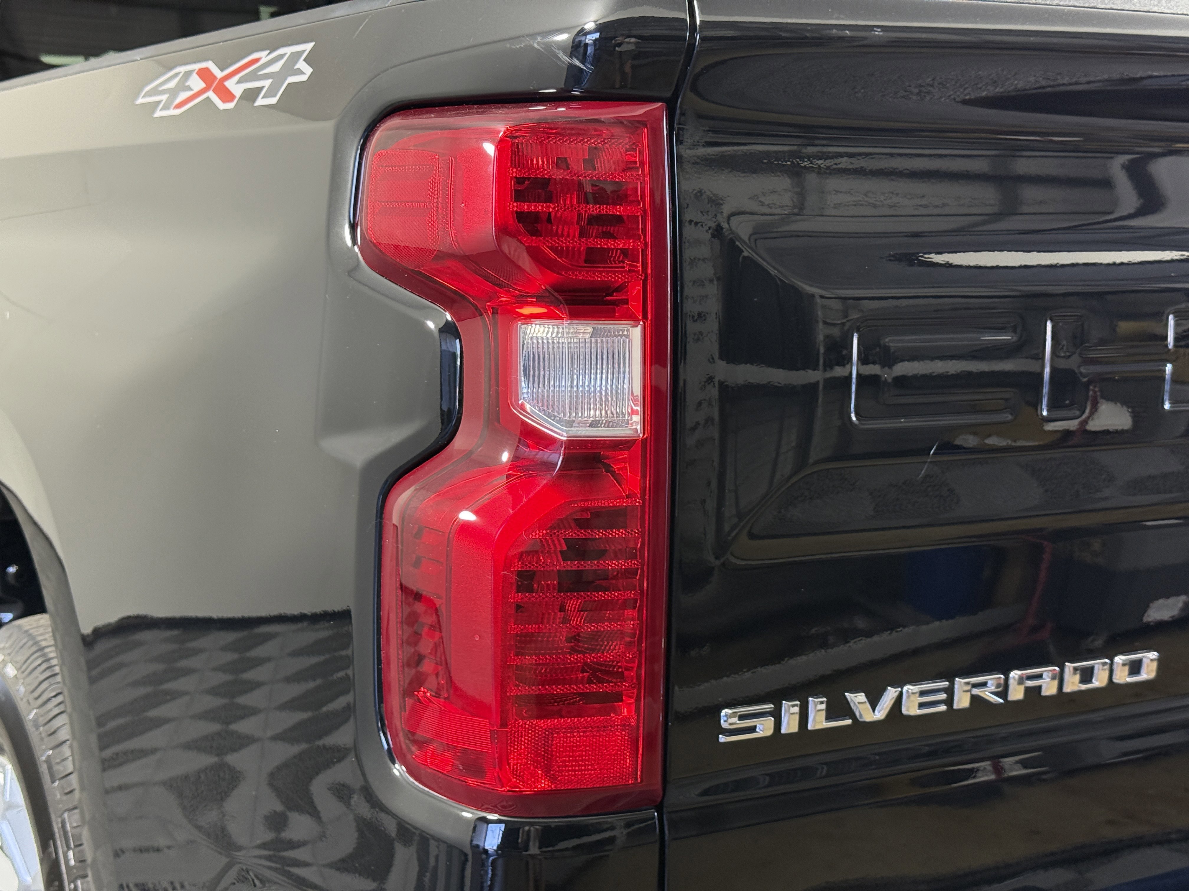 Used 2022 Chevrolet Silverado 1500 LT image 8