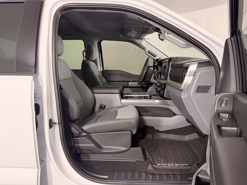 Certified 2025 Ford F250 XLT w/ FX4 Off-Road Package AWD/4WD image 15