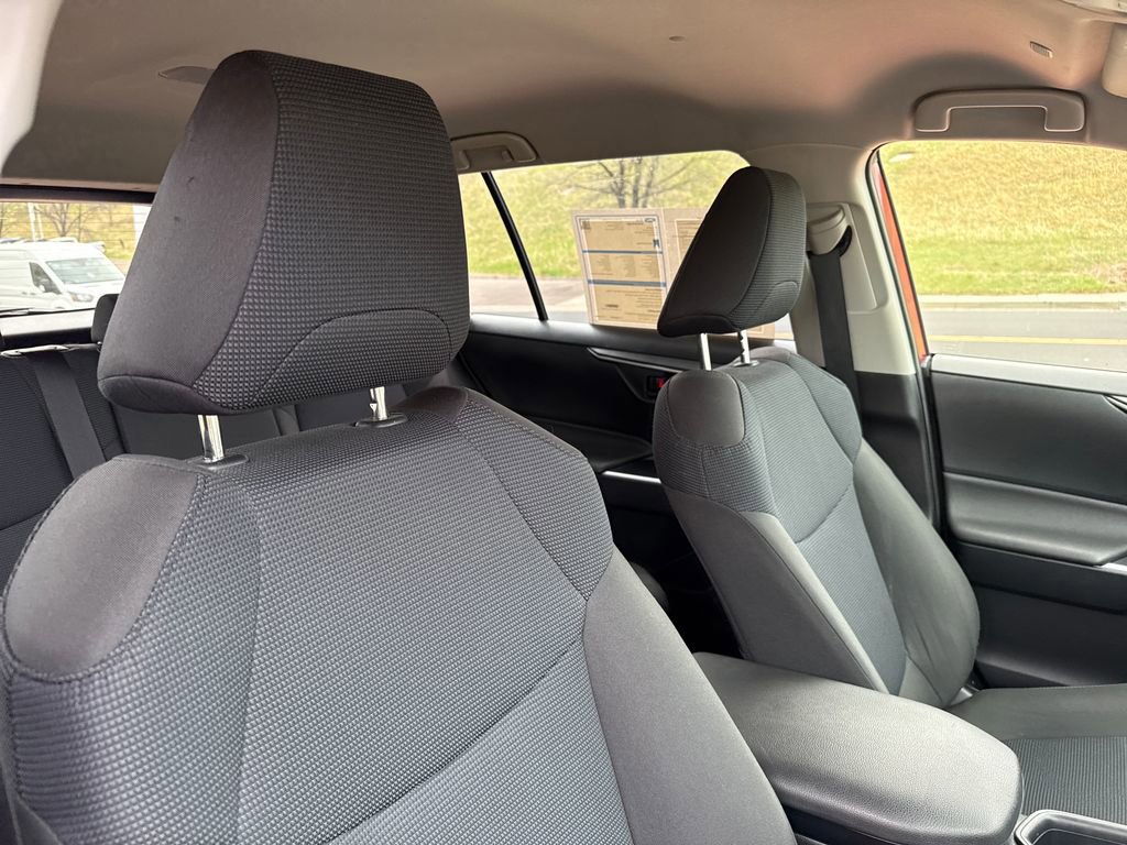 Used 2024 Toyota RAV4 LE image 29