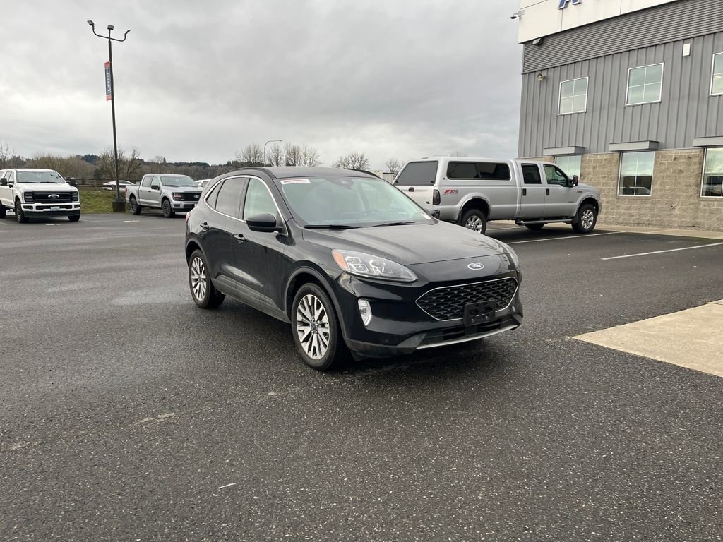 Certified 2022 Ford Escape Titanium image 11