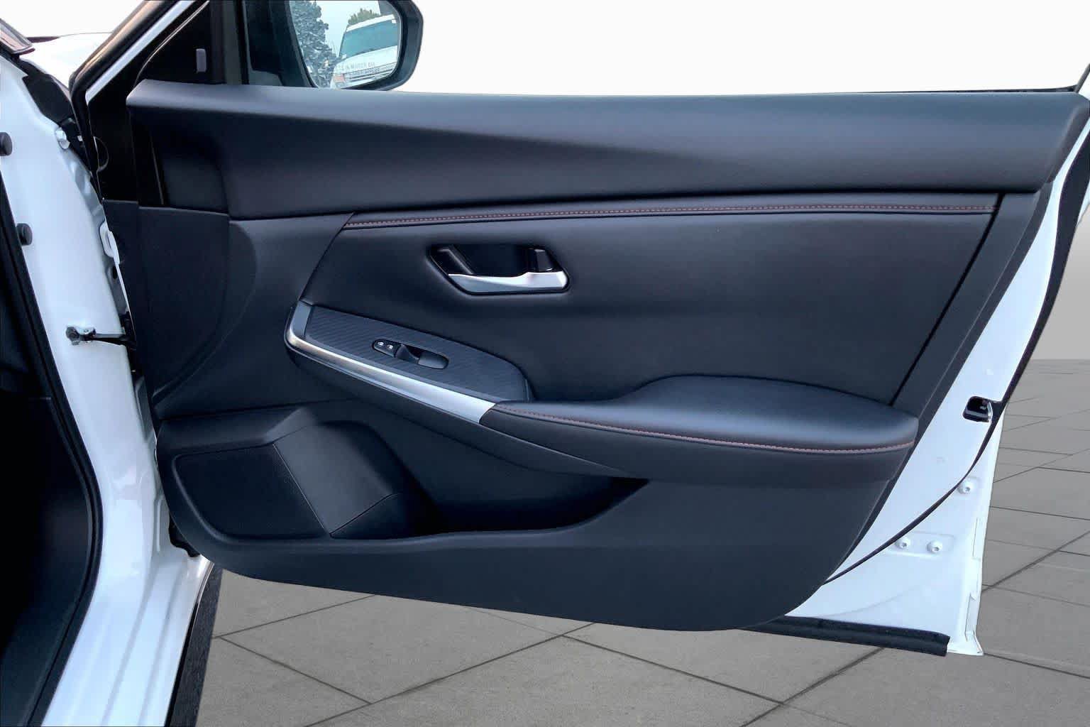 Used 2025 Nissan Sentra SR w/ Midnight Edition FWD image 21