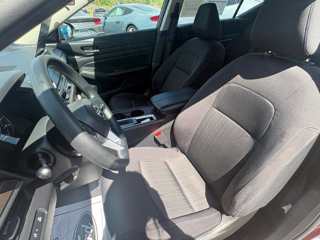 Used 2025 Nissan Altima 2.5 SV FWD image 11
