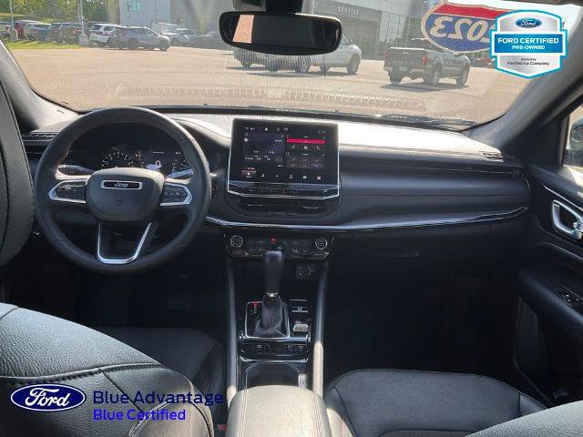Used 2023 Jeep Compass Trailhawk w/ Trailhawk Convenience Group AWD/4WD image 6