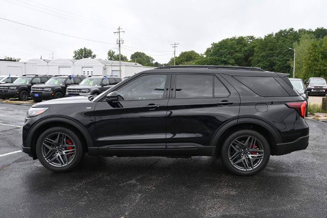 Certified 2025 Ford Explorer ST-Line w/ ST-Line Street Pack AWD/4WD image 4