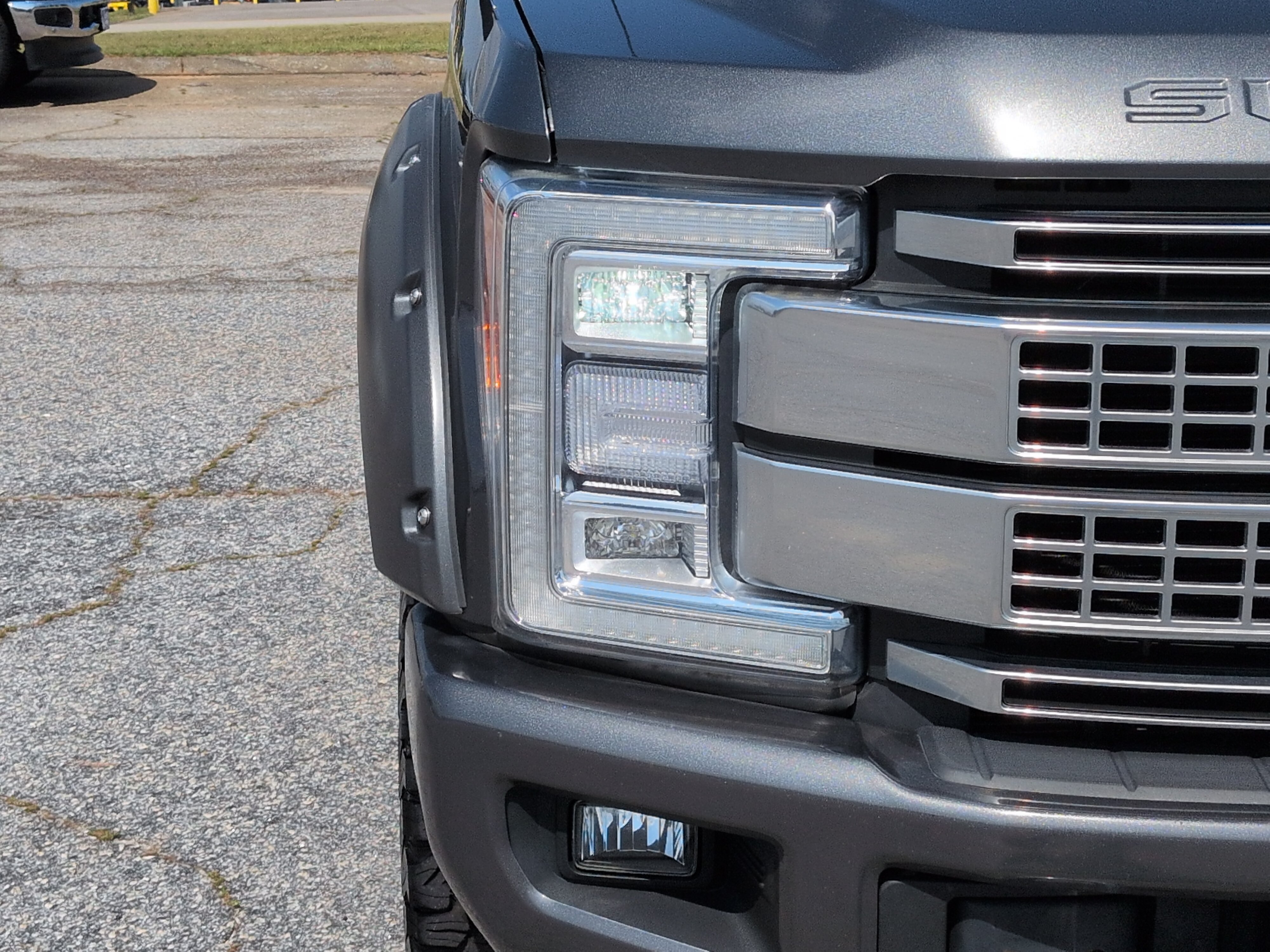 Certified 2018 Ford F250 Platinum w/ Platinum Ultimate Package AWD/4WD image 8