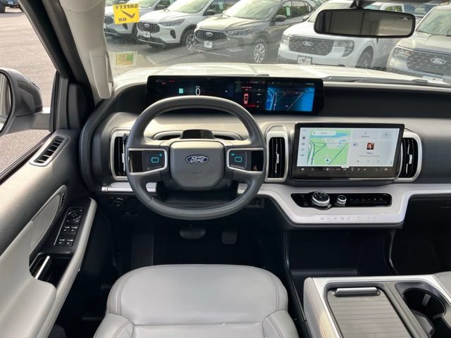 Certified 2025 Ford Expedition Active AWD/4WD image 35