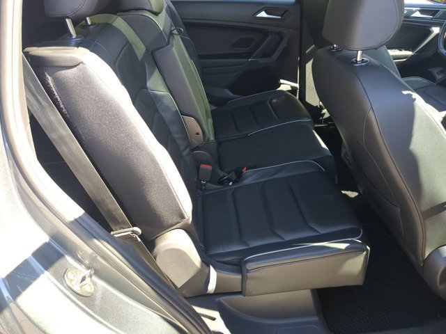 Used 2020 Volkswagen Tiguan SEL Premium R-Line w/ 3rd Row Seat Package AWD/4WD image 36