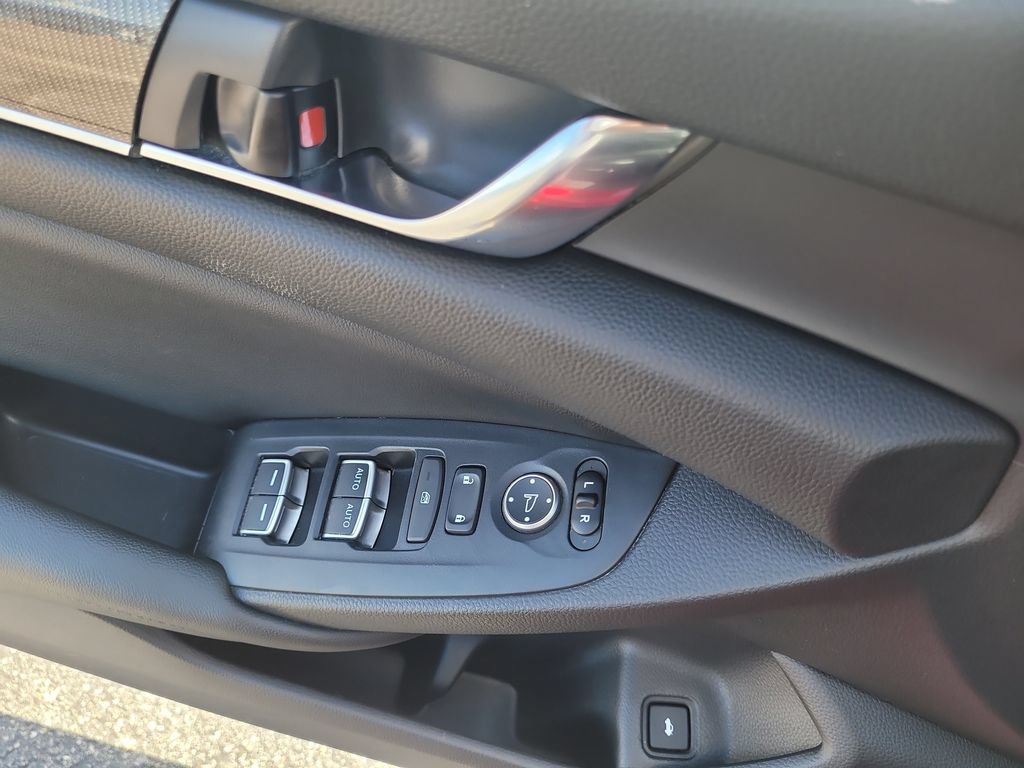 Used 2019 Honda Accord Sport image 14