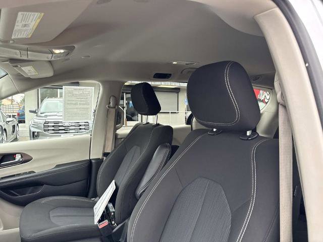 Used 2023 Chrysler Voyager LX FWD image 19