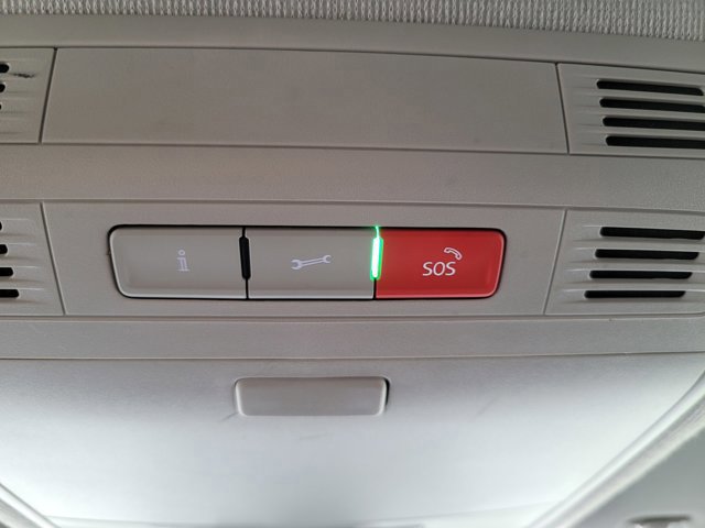 Used 2022 Volkswagen Tiguan SE image 18