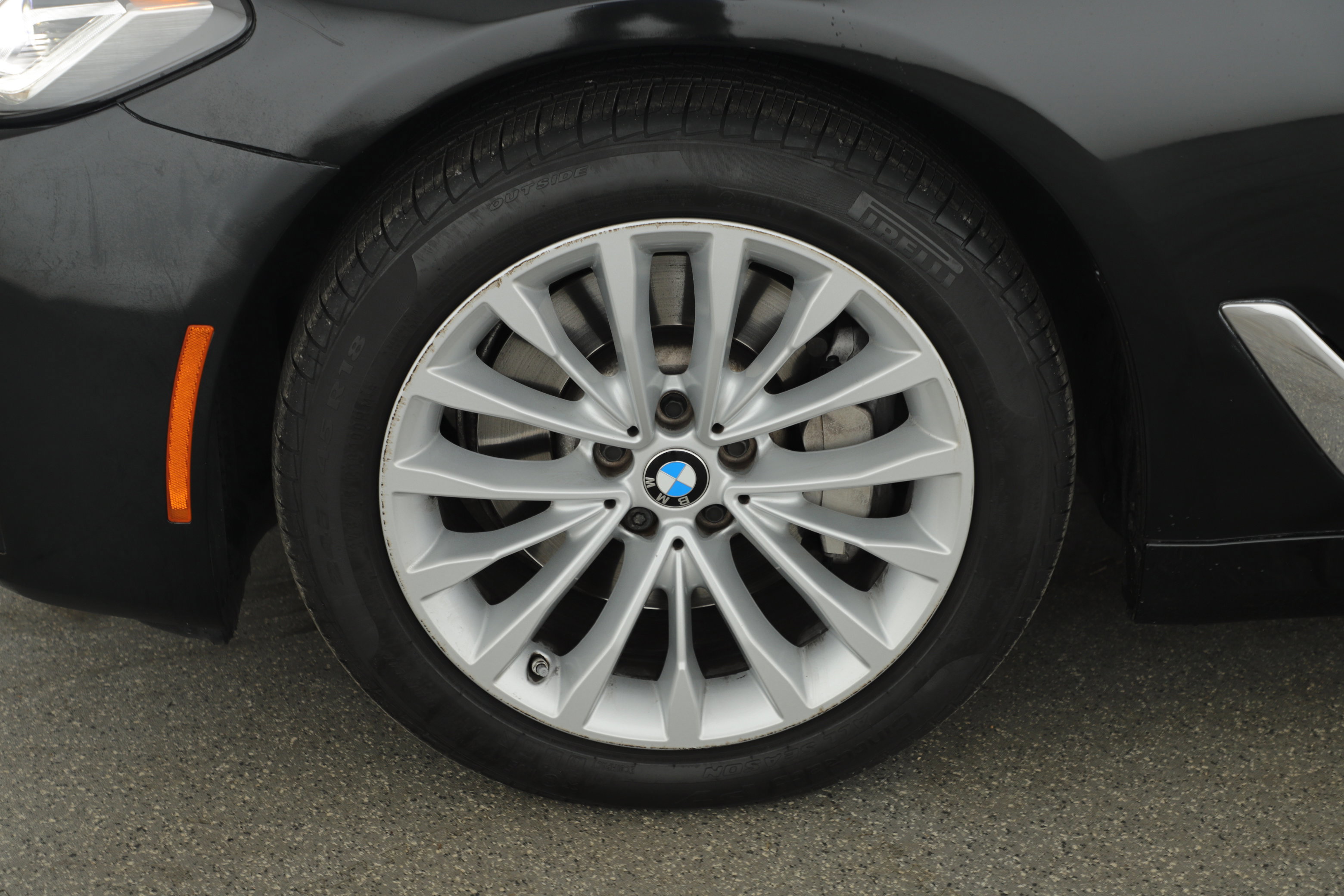 Used 2023 BMW 530i w/ Convenience Package image 6